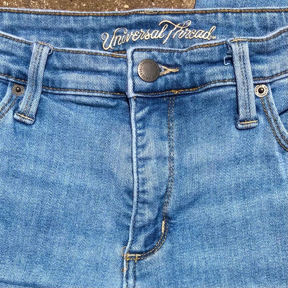 Universal Thread Stretchy Skinny Jeans - 12/31 - Picture 4 of 5